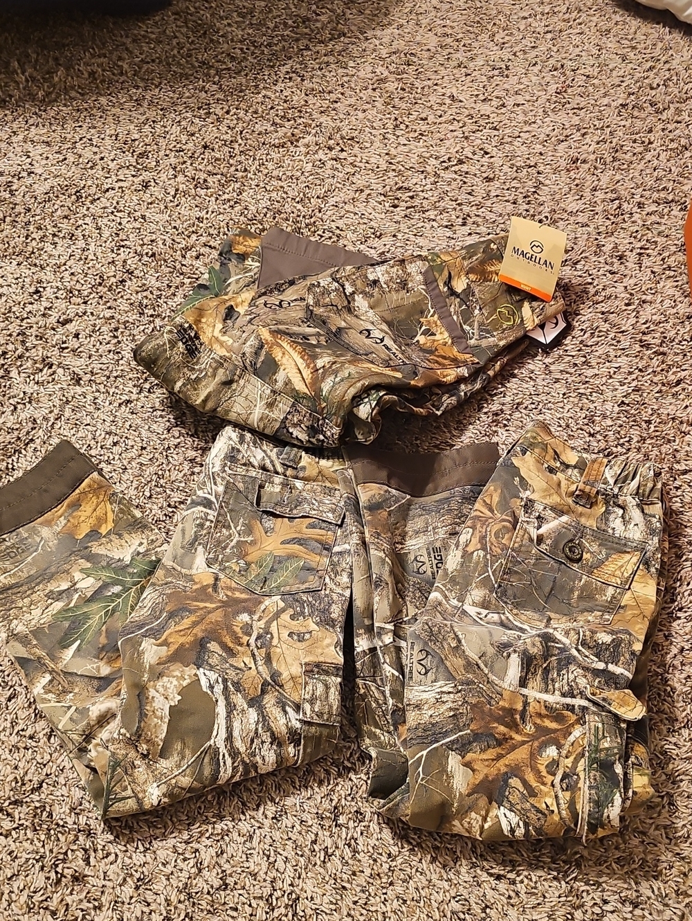 Magellan Outdoors Kids Camo Joggers - Green & Brown
